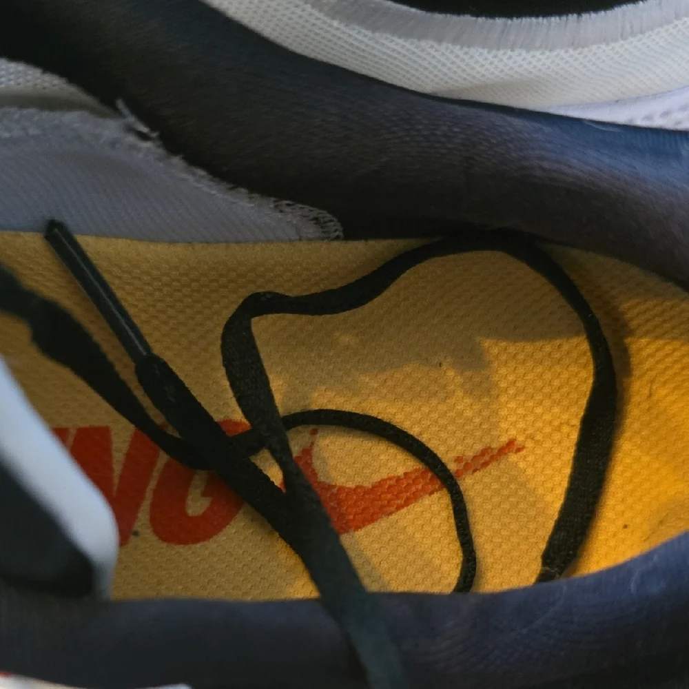Nike White and Black Running Shoes with Gold Swoosh - Picture 7 of 13